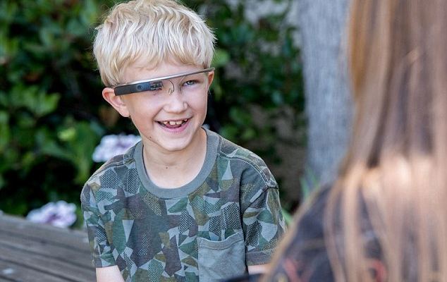 نظارات Google تساعد الأطفال المصابين بالتوحد